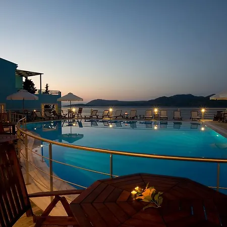 Adriatica מלון דירות